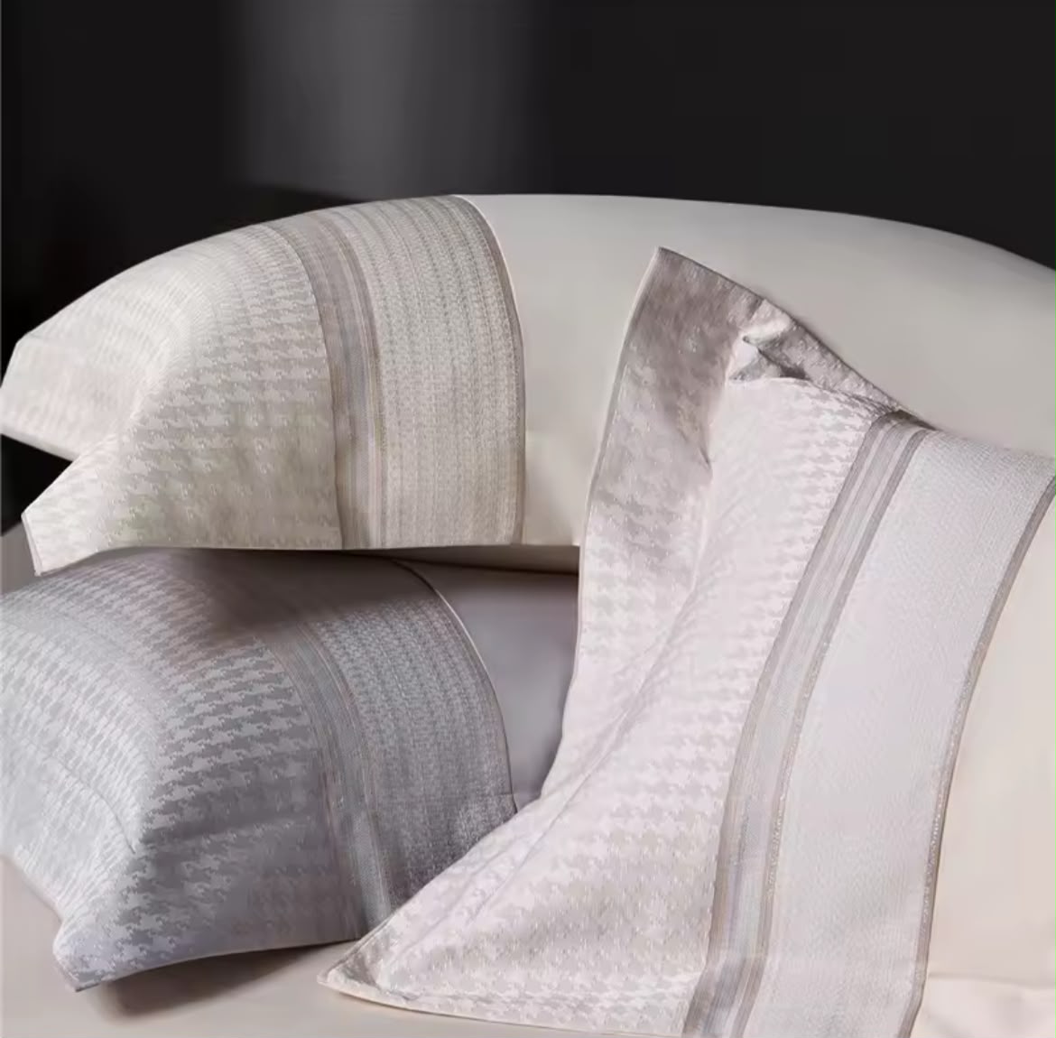 Egyptian cotton 1000TC pillowcases with houndstooth border embroidery – close-up detail